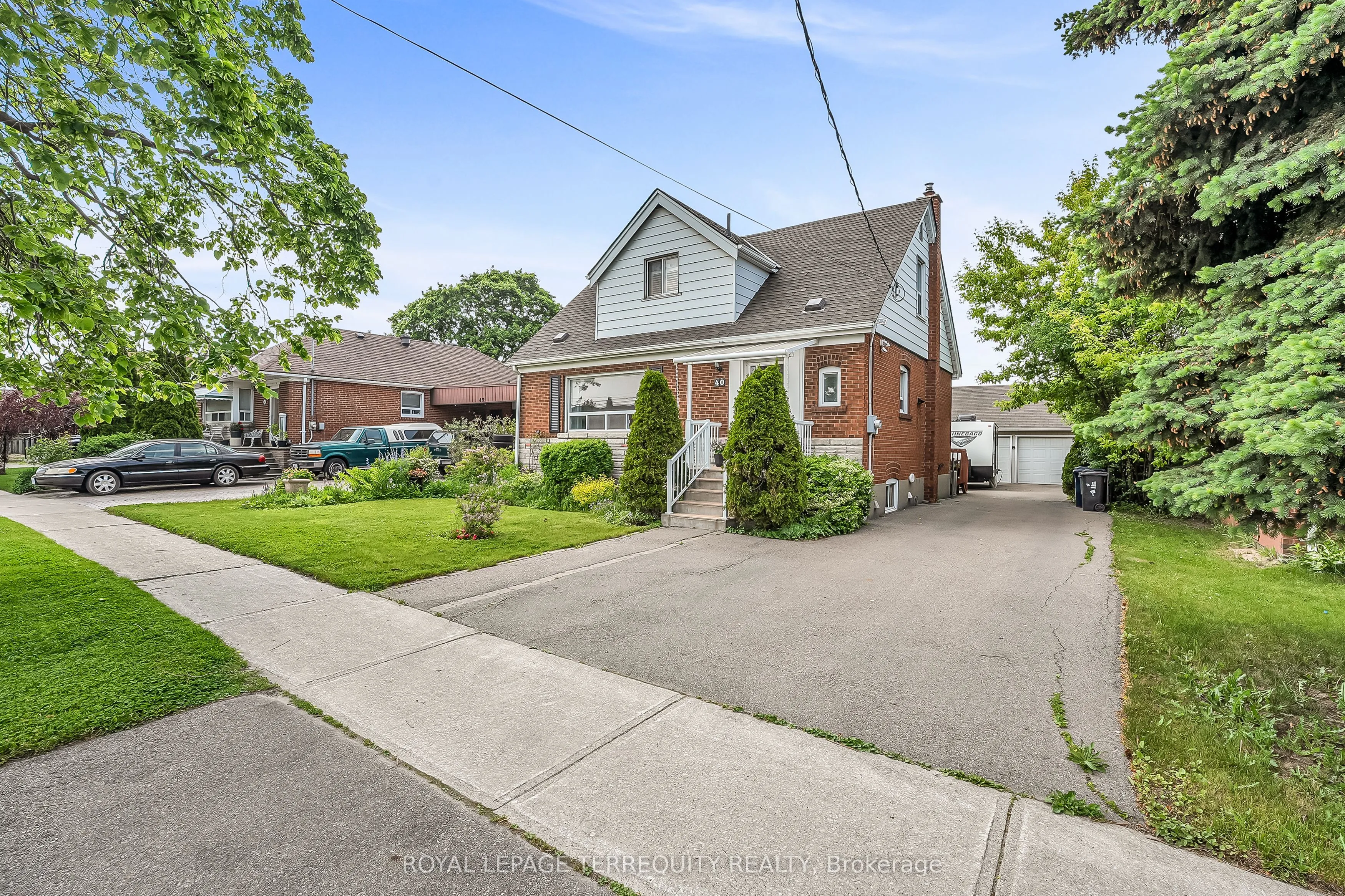 40 Whitley Avenue, ON M3K 1A2