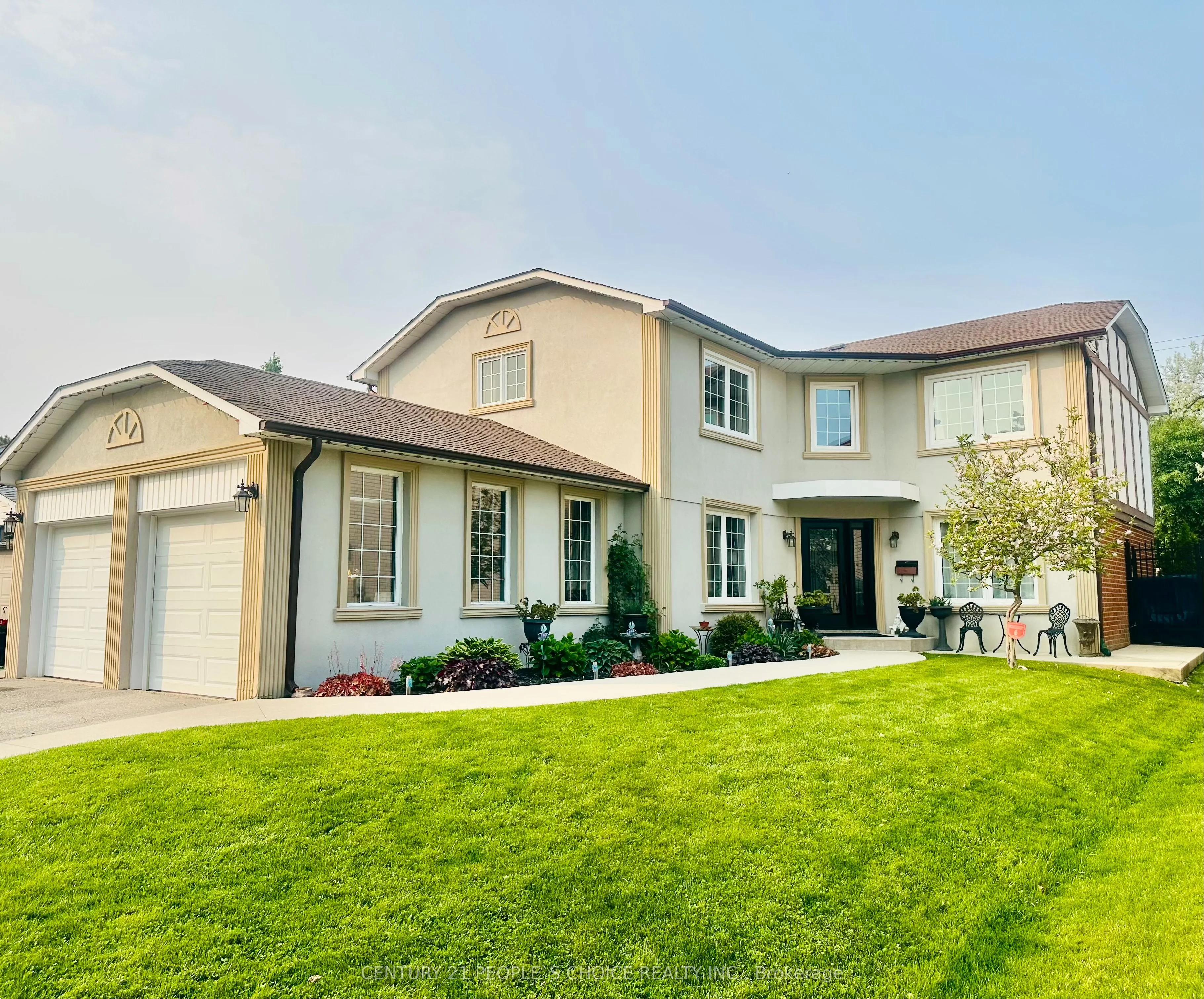 32 Madrid Crescent, ON L6S 2X4