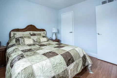 32 Madrid Crescent, ON L6S 2X4