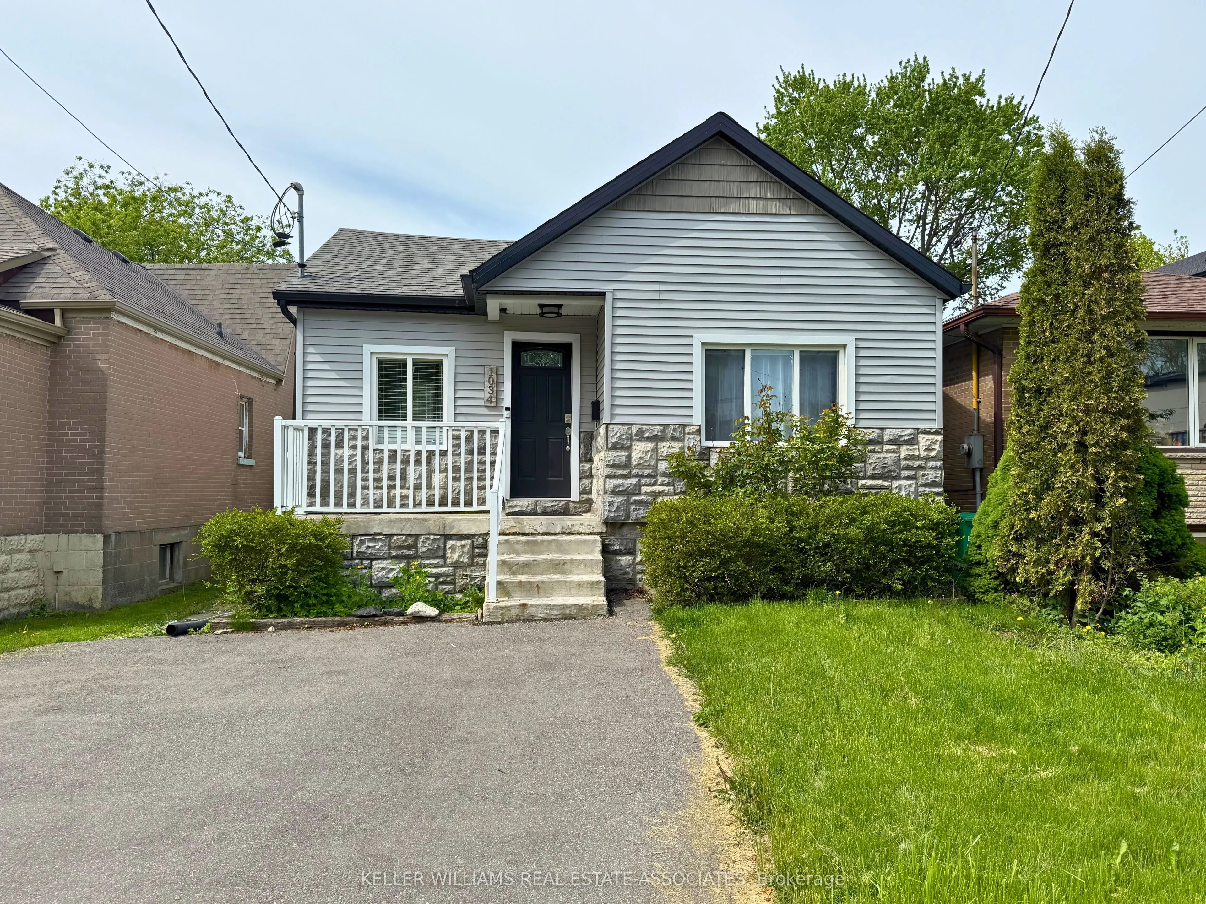 1034 Meredith Avenue, ON L5E 2C7