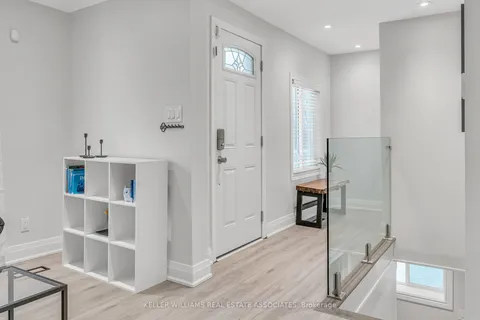 1034 Meredith Avenue, ON L5E 2C7