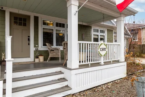 1302 Meredith Avenue, ON L5E 2E7