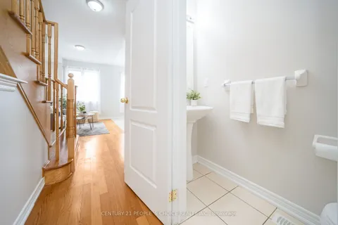 1306 Granrock Crescent, Mississauga, ON L5V 0E1