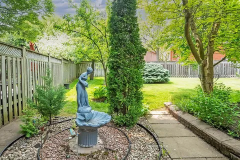 1151 Manor Road, Oakville, ON L6M 1G3