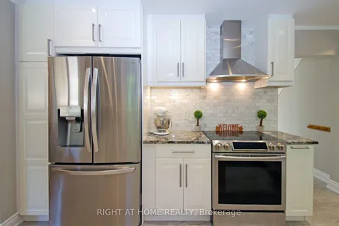 164 McMurchy Avenue, Brampton, ON L6Y 1Y9