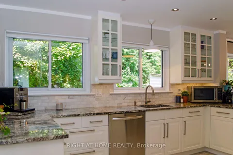 164 McMurchy Avenue, Brampton, ON L6Y 1Y9