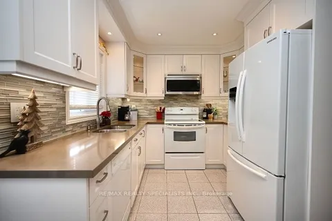 7019 Graydon Court, Mississauga, ON L5N 7H4