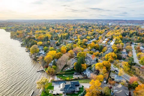 1016 North Shore Boulevard, Burlington, ON L7T 1X7