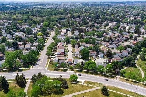 12 Huckleberry Square, ON L6S 1Y2