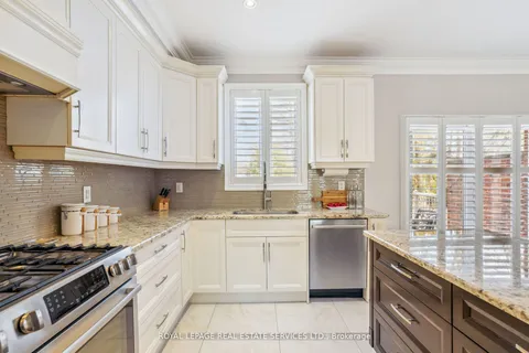 63 Long Branch Avenue, ON M8W 3J3