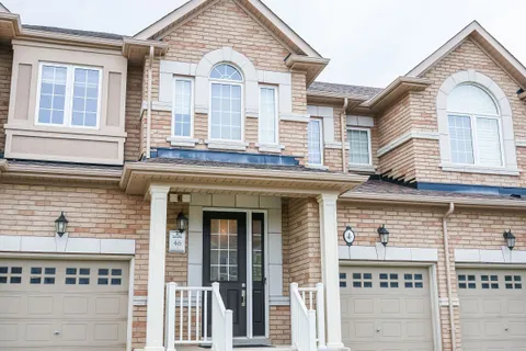 4 Kempsford Crescent, ON L7A 4M6