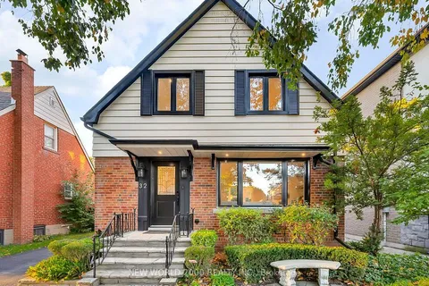 32 Edwalter Avenue, ON M8Y 1Z3