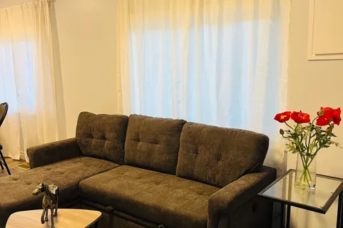 912 Beechwood Avenue, ON L5G 4E2