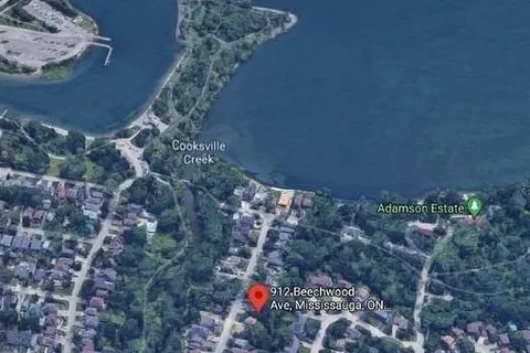 912 Beechwood Avenue, ON L5G 4E2