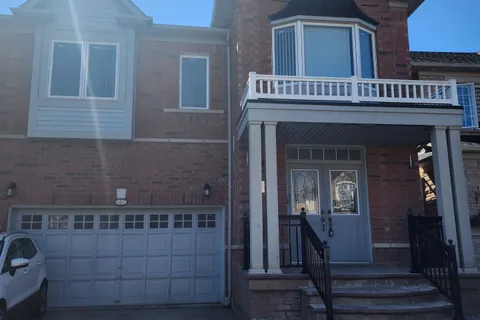 14 Beckenham Road, Brampton, ON L6P 2L7