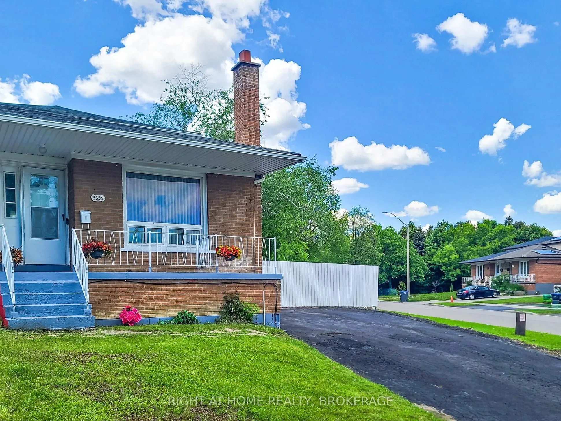 3339 Victory Crescent, ON L4T 1M2