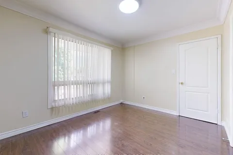 3339 Victory Crescent, ON L4T 1M2