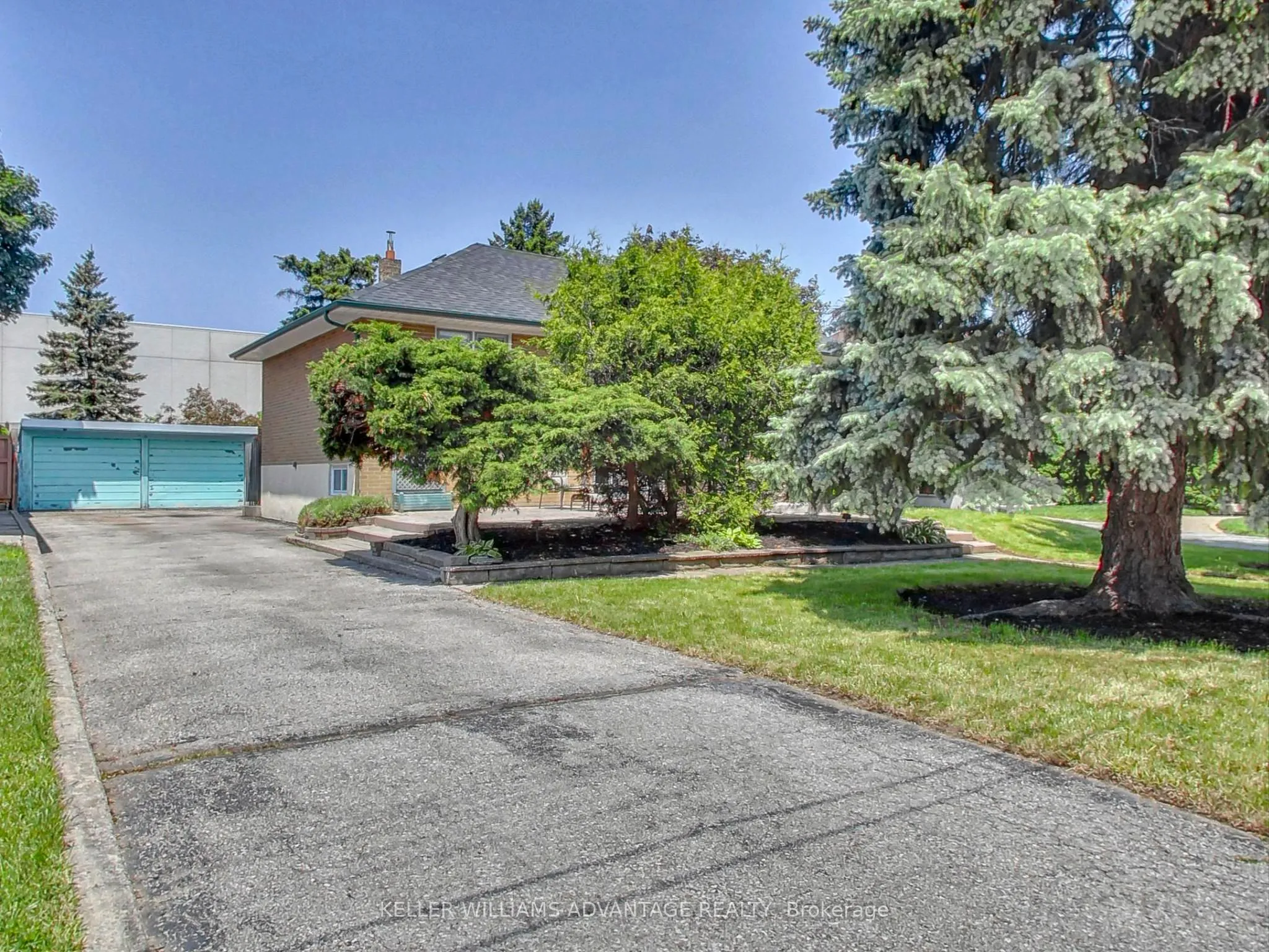 34 Glen Belle Crescent, ON M6A 1S3
