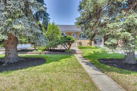 34 Glen Belle Crescent, ON M6A 1S3