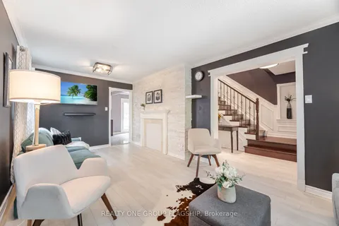 7267 Windbreak Court, ON L5N 6K6