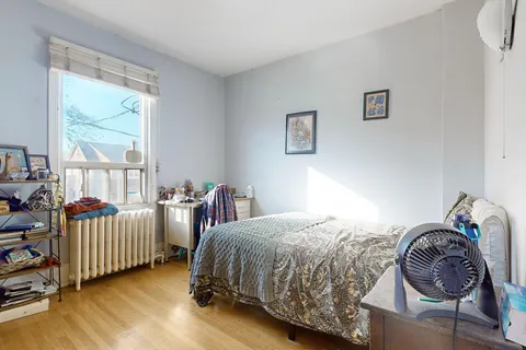 134 Pendrith Street, ON M6G 1R7