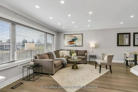 245 Avondale Boulevard, ON L6T 1J3