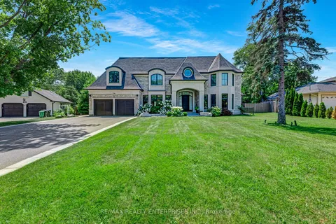 714 Atoka Drive, ON L5H 1Y6