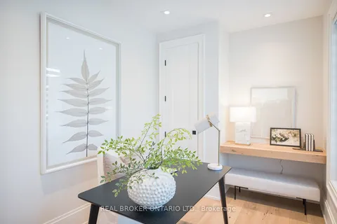 307 Martin Street, ON L9T 2R7