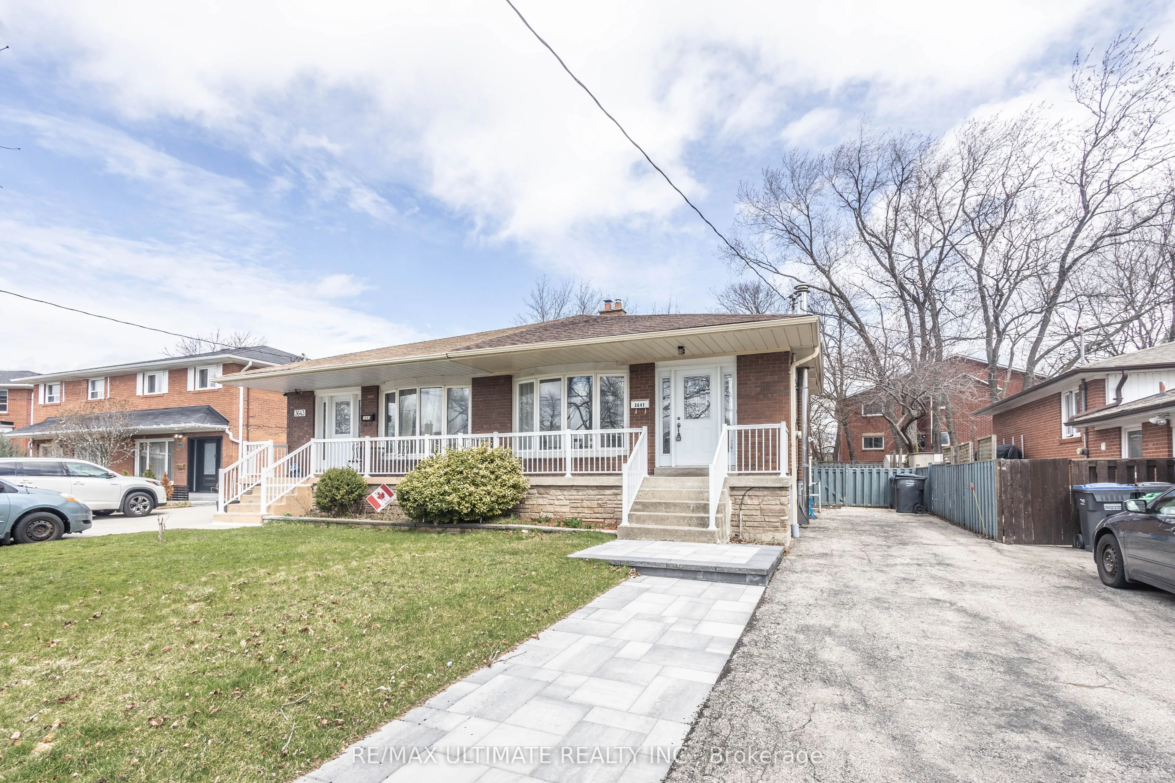 3641 Holden Crescent, ON L5A 2V9