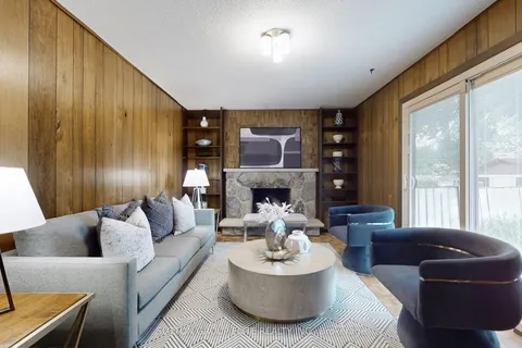 4280 Fieldgate Drive, ON L4W 2C7