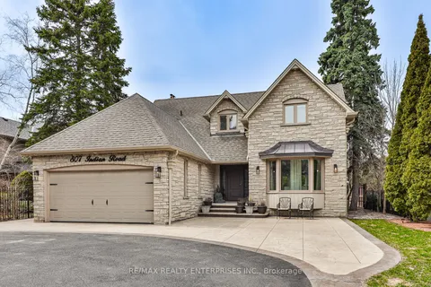 807 Indian Road, ON L5H 1R4