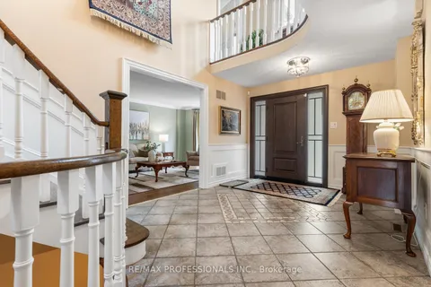 17 Embers Drive, Toronto, ON M9C 3E6