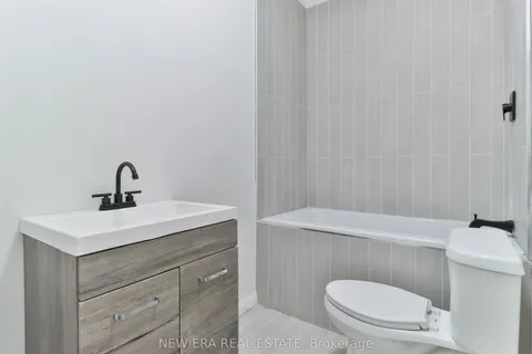 990 Dovercourt Road, ON M6H 2X5