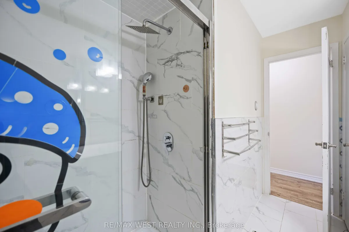 307 Royal Salisbury Way, ON L6V 3G4