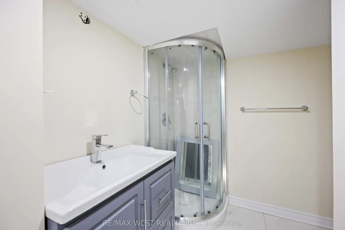 307 Royal Salisbury Way, ON L6V 3G4