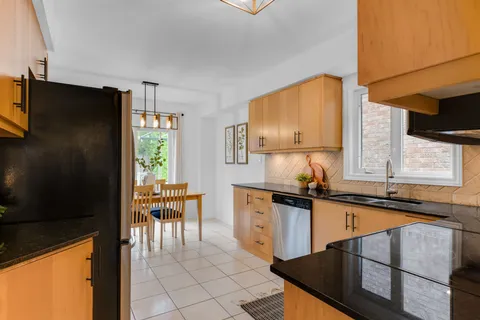26 Shady Glen Crescent, ON L7E 2K4