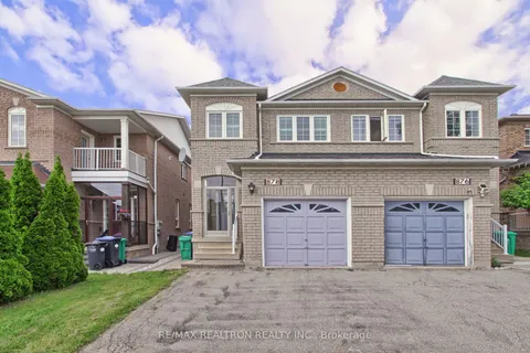 878 Khan Crescent, Mississauga, ON L5V 2R4
