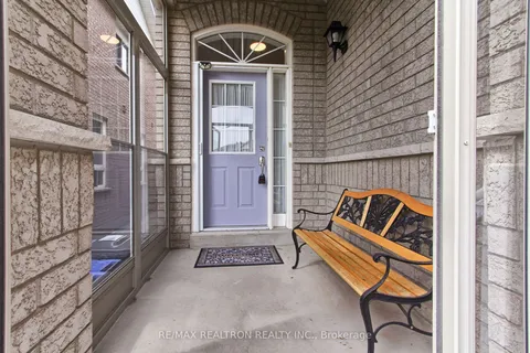 878 Khan Crescent, Mississauga, ON L5V 2R4