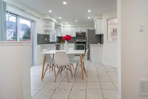 7 Gabrielle Drive, Brampton, ON L7A 2A3