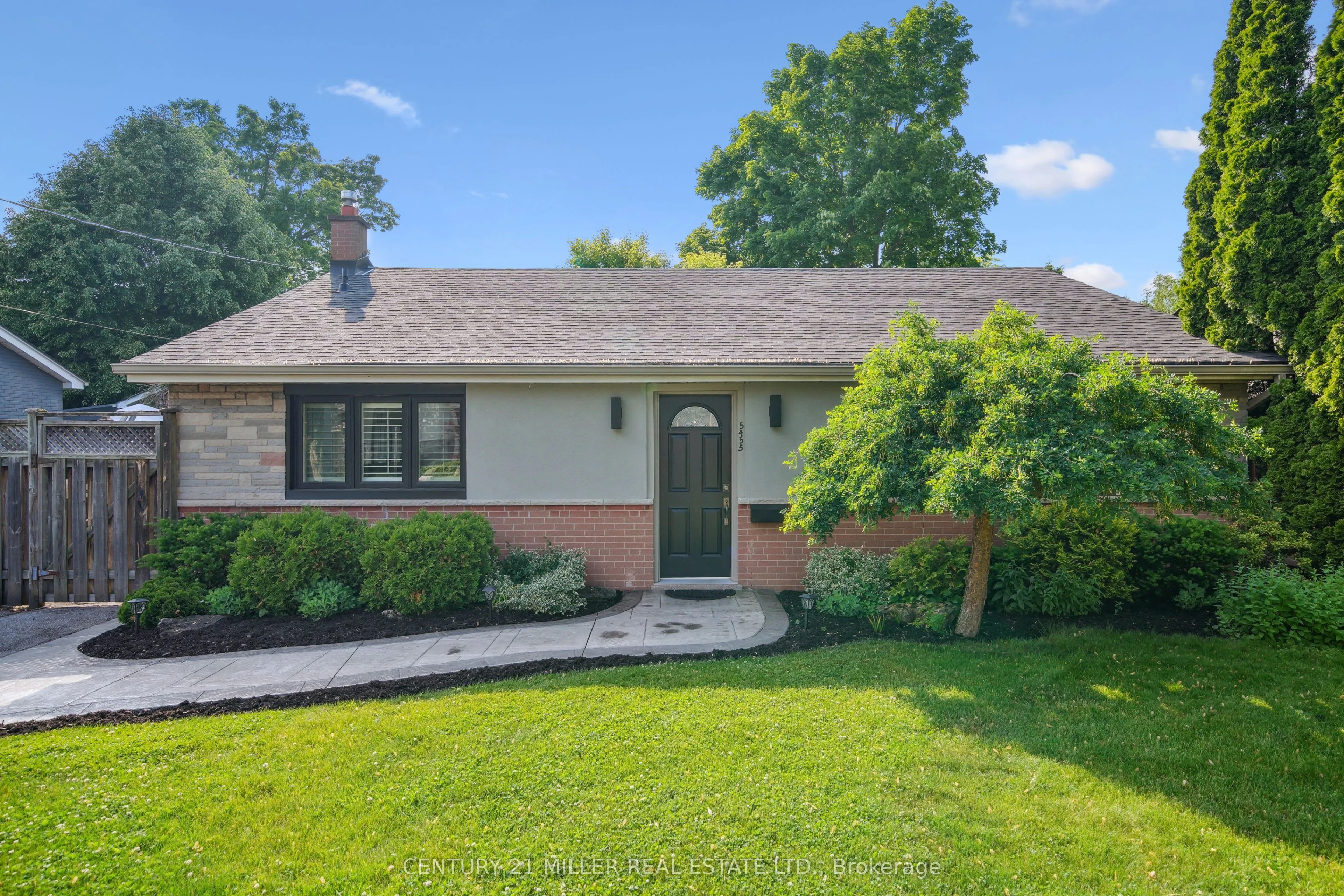 5455 Randolph Crescent, ON L7L 3C4