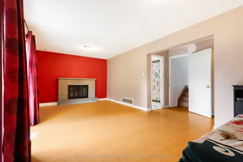 32 Maitland Street, ON L6S 3B8