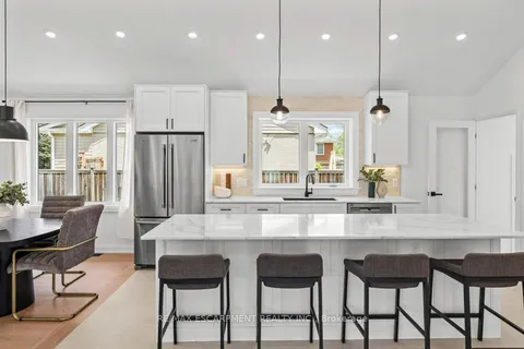877 Condor Drive, ON L7T 3A8