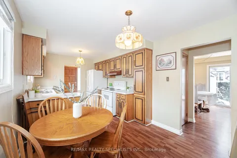 523 Silver Creek Boulevard, ON L5A 2B5