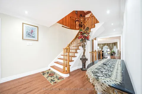 11 Moorehead Crescent, ON L6Z 4K6