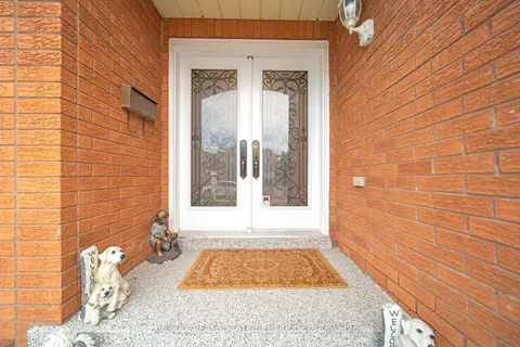 11 Moorehead Crescent, ON L6Z 4K6