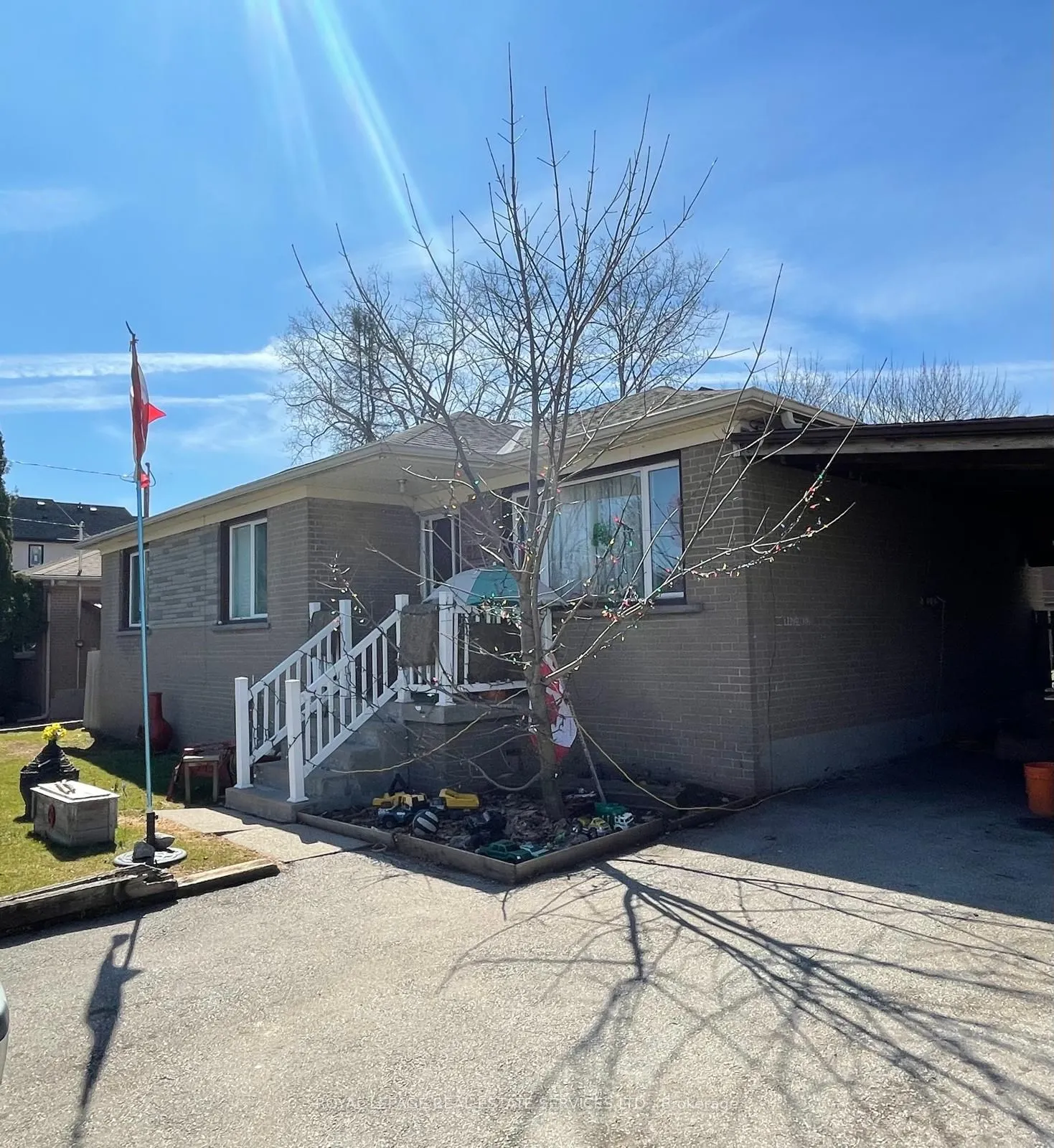 522 Weynway Court, ON L6L 4G7