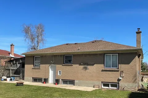 522 Weynway Court, ON L6L 4G7