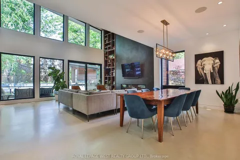 4 Old Oak Road, ON M9A 2V8