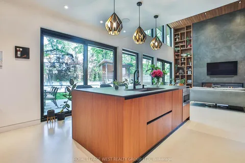 4 Old Oak Road, ON M9A 2V8