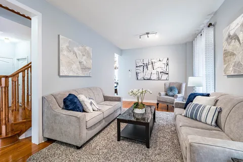 33 Belleville Drive, ON L6P 1V8